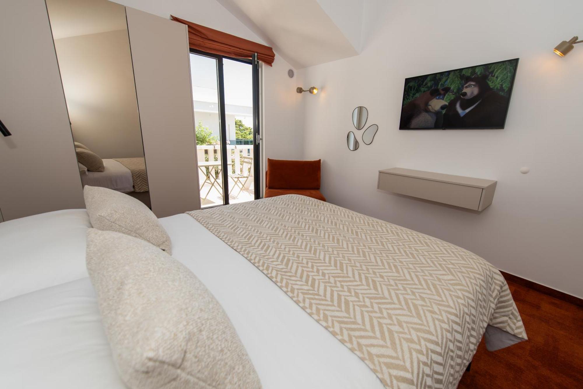 More Medici Apartments Omis Bagian luar foto